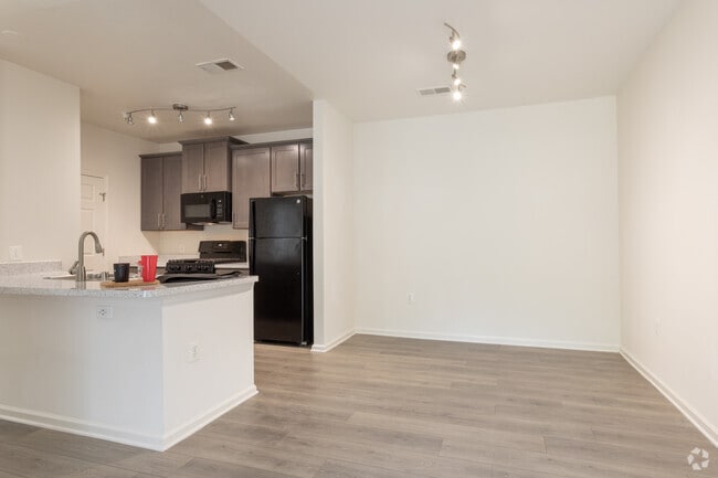 2BR, 2BA - 1,106 SF