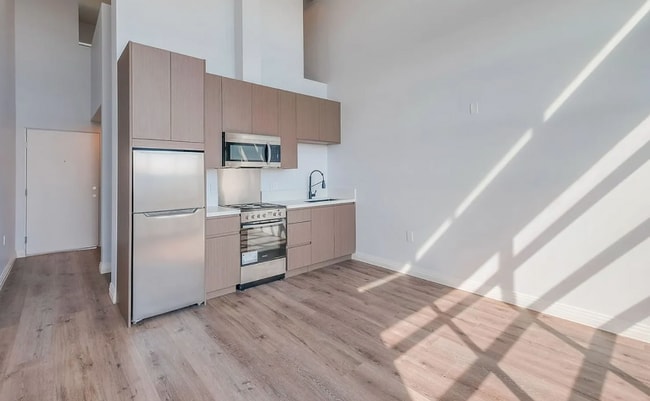 Building Photo - 3279 San Marino St Unit 202 Rental