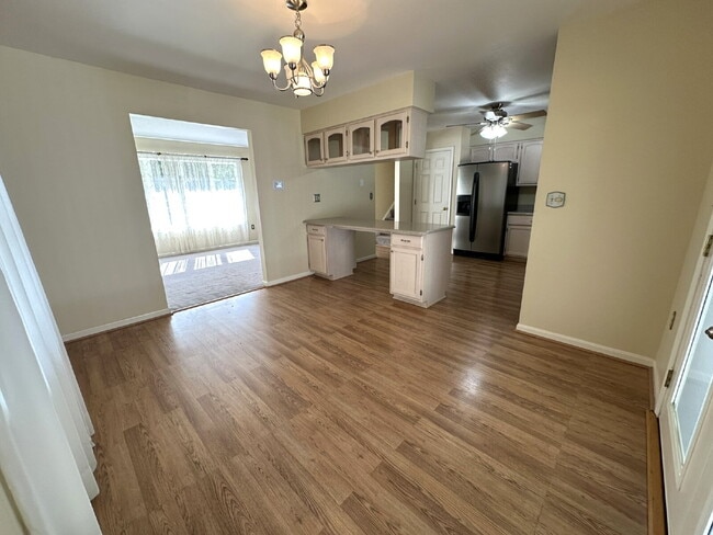 Photo - 3-Bedroom Split Level in Peaceful Wooded Setting