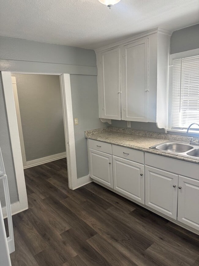 Photo - 142 W Valencia Dr Unit A