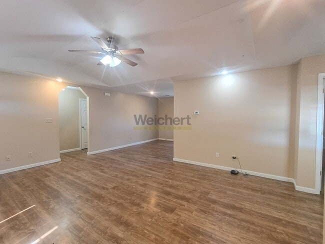 Photo - 3Bed/2Bath house on dead-end road