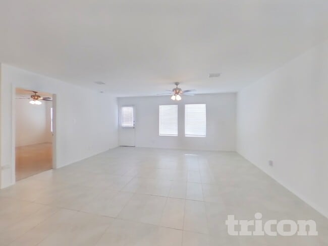 Photo - 1423 Dovekie Dr