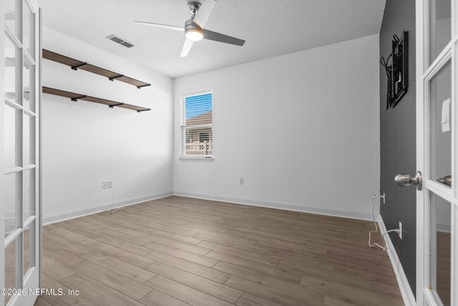 Photo - 235 Silverleaf Village Dr