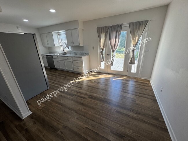 Photo - 2 Bed 1 Bath Bungalow on College