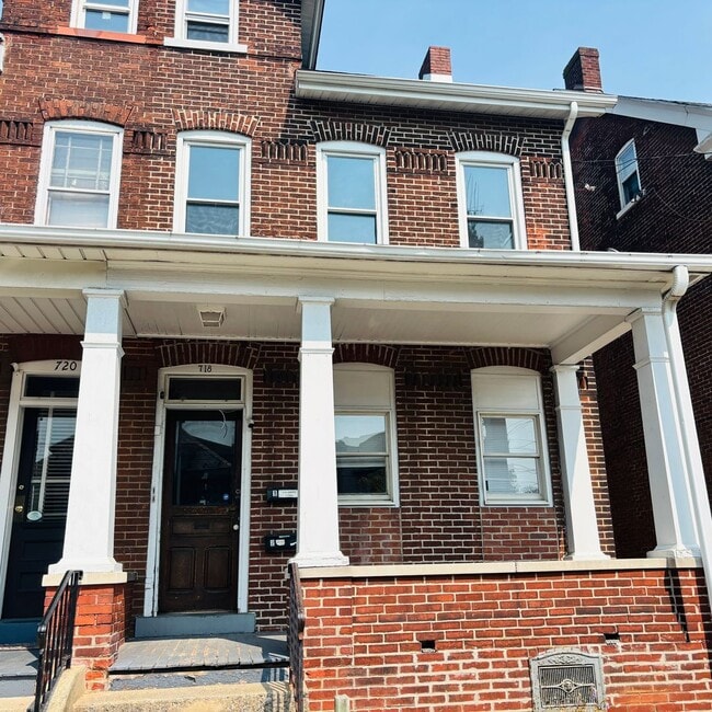 Building Photo - 718 Linden St Unit 2nd Fl