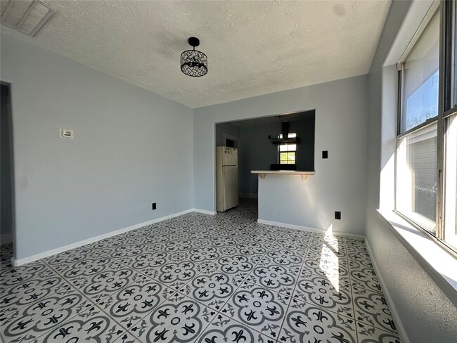 Photo - 7909 Avenue C