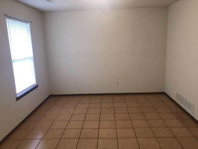 Photo - 1300 N 7th St Unidad D