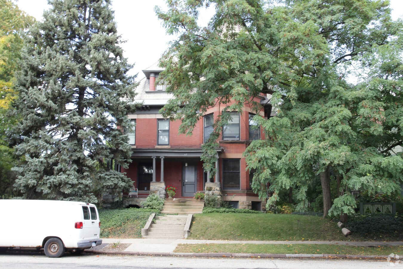 Photo - 617 Cherry St SE