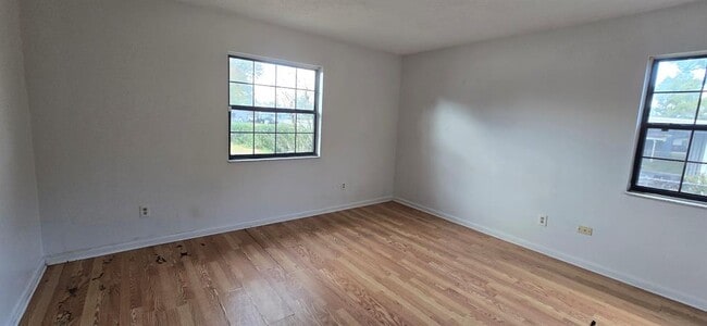 Photo - 23 Spring Dr Pl