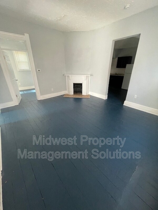 Photo - 826 W 2nd St