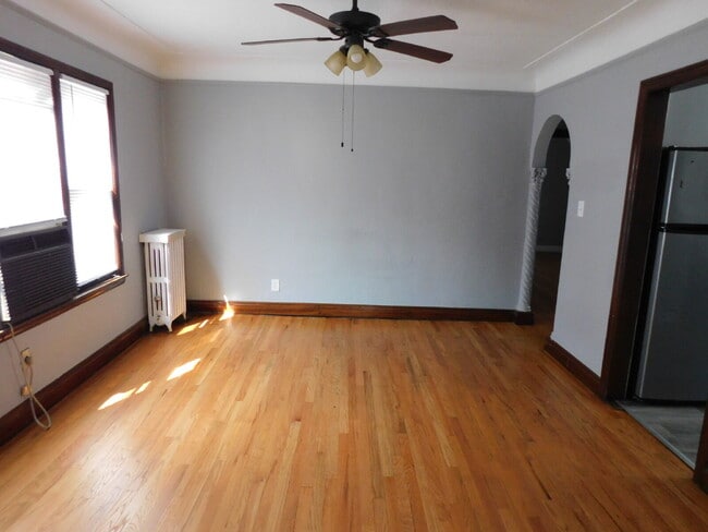 Photo - Clean and Tidy Upper Unit of Duplex Unit Upper