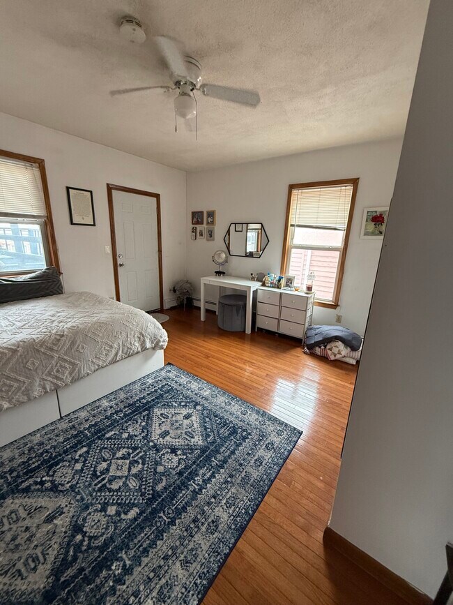 20 Monmouth St Unit 1R
