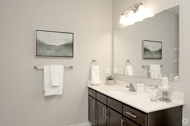 2BR, 2BA - Carver