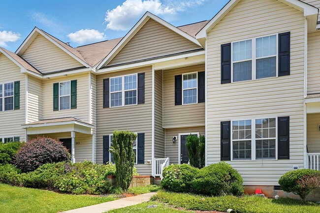 Photo - GREAT TOWNHOME- Come see it today!