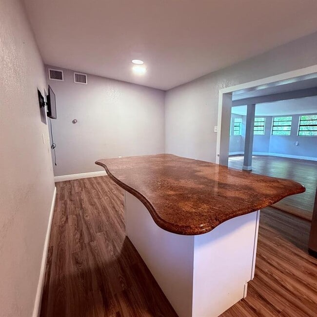 Photo - 2940 Lake Margaret Dr