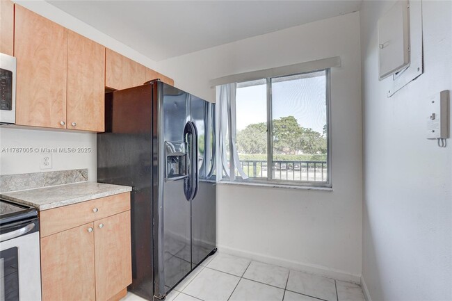 Photo - 8620 N Sherman Cir Condo Unit 201