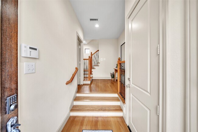 Photo - 2318 Camden Dr