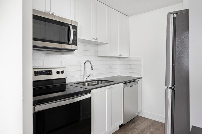 2200 Roche Court - 2200 Roche Ct