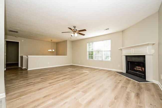 Photo - 2059 Oak Terrace Dr SE