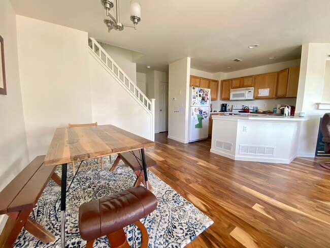 Photo - 111 Rowena Pl