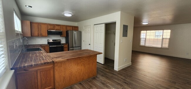 Photo - 1240 Bunting Ave Unit 1