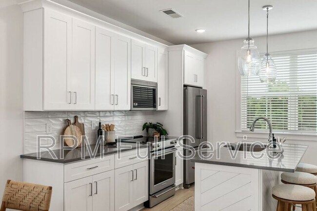 Photo - 708 N Dupont Ave Unit #23