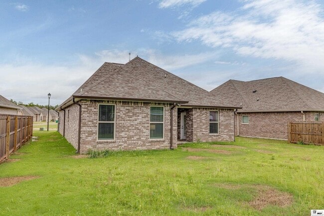 Photo - 141 Dutchman Dr