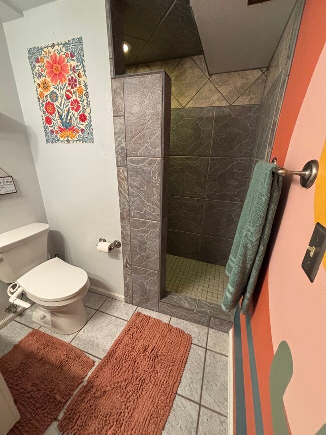 Photo - 345 E 11th St