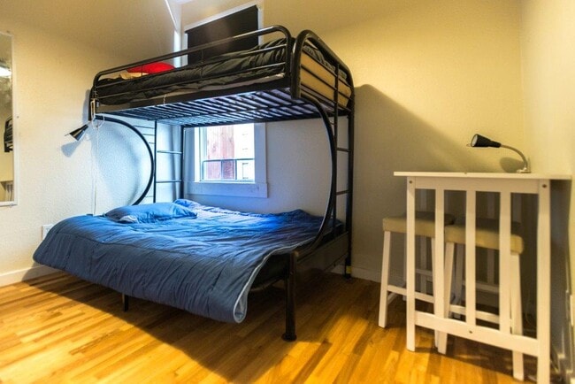 UrbaNests | 221 7th St Residences