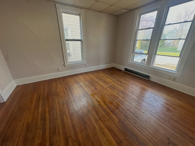 Photo - 405 1/2 Douglas St Unit 1