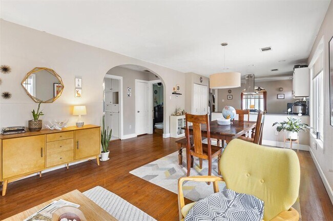 Photo - 1608 Cedar Ave