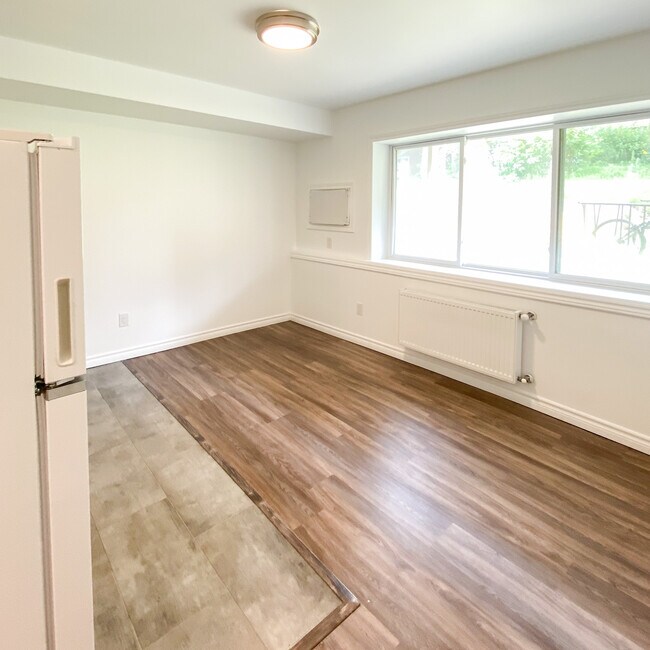 Building Photo - 625 Borthwick Ave Unit 100