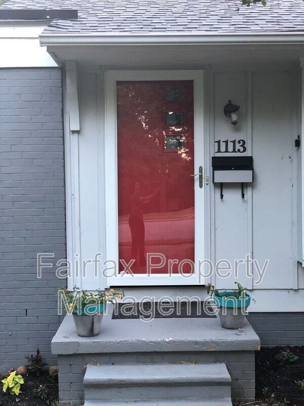 Photo - 1113 Marlborough Rd