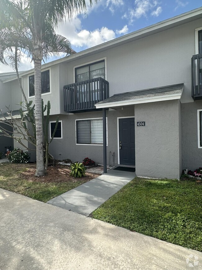 Building Photo - 4504 Pier Dr Rental