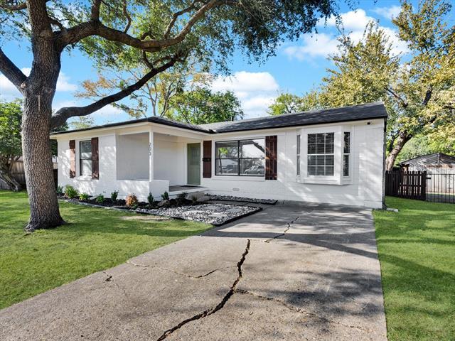 Photo - 203 Joe White St