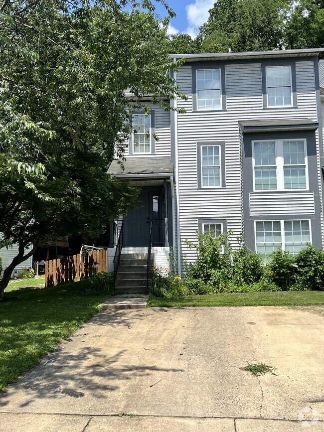 Building Photo - 733 Farnham Pl Rental