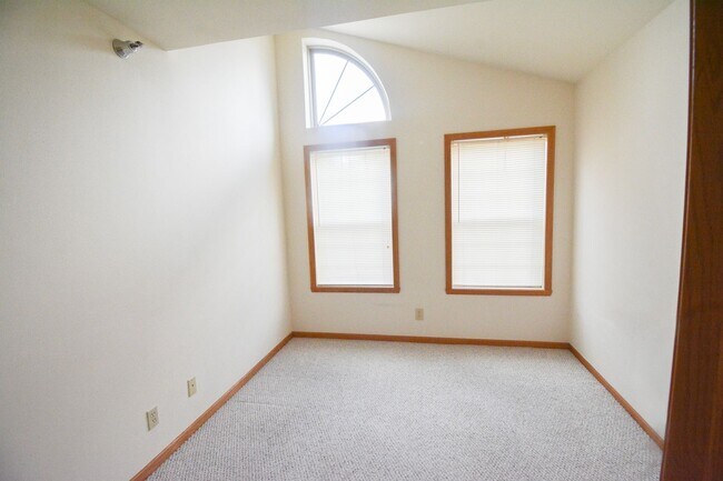 Photo - Beautiful 2 bed Condo In NE Rochester! Unit 6