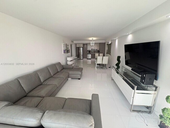 Photo - 19380 Collins Ave Unit 827