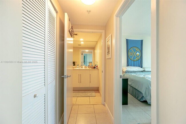 Photo - 325 S Biscayne Blvd Unidad 1717