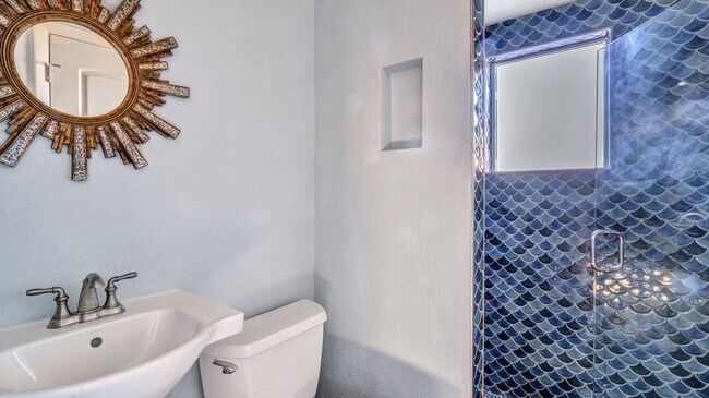 Photo - 912 S Armstrong Ave Unidad Back  - Downstairs