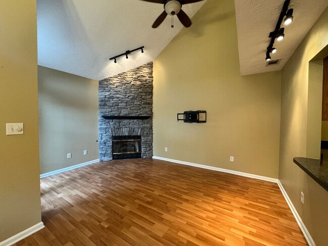 Photo - Beautiful Two Bedroom Townhouse!