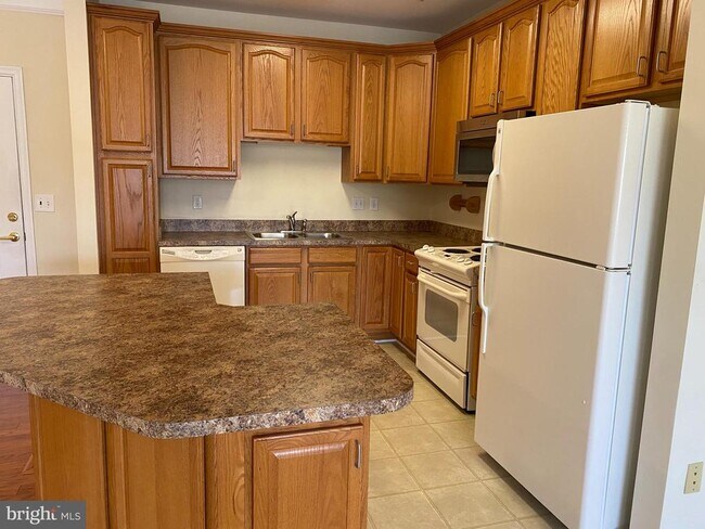 Photo - 120 Burgess Hill Way Unit 212