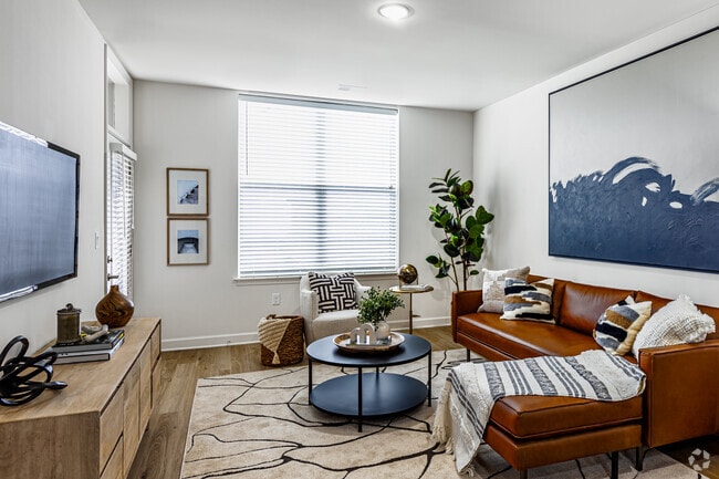 1BR, 1BA - 826SF
