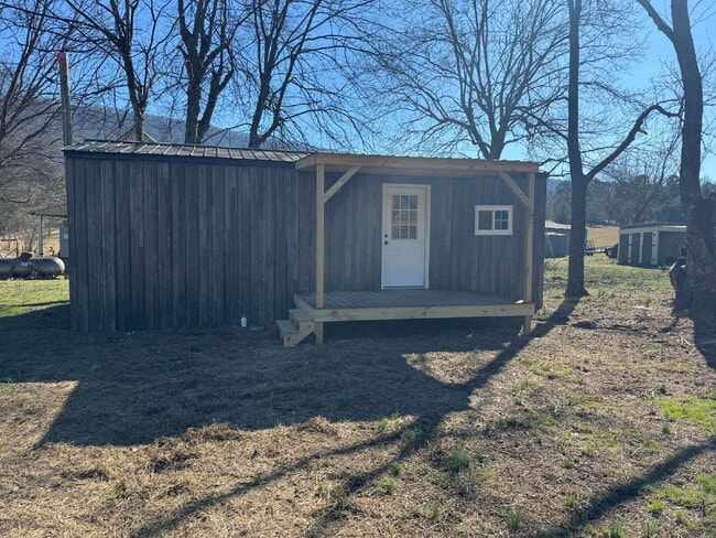 Photo - "Charming 1-Bedroom Retreat in Valley Head – Cozy 360 Sq. Ft. Tiny House!"