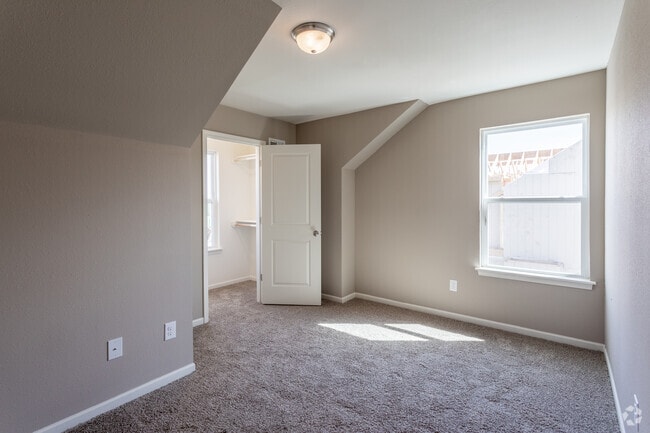 4BR, 2.5 BA - 1,747 SF