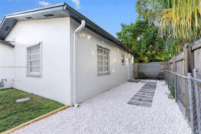 Building Photo - 13830 SW 73rd St Unit 0