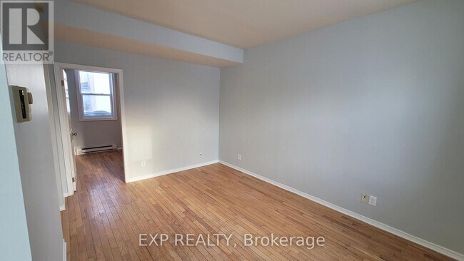 Photo - 187 Dalhousie St