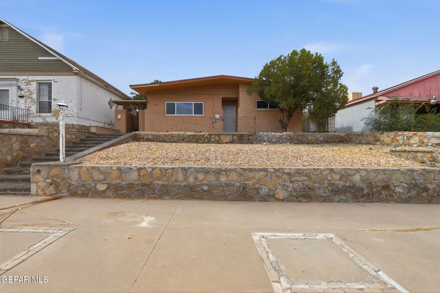 2413 Copper Ave