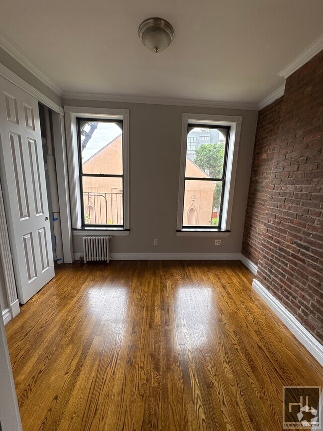 Building Photo - Mott Street Rental