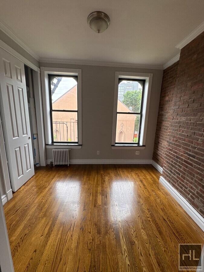 Mott Street - Mott Street Apartment Unit 17